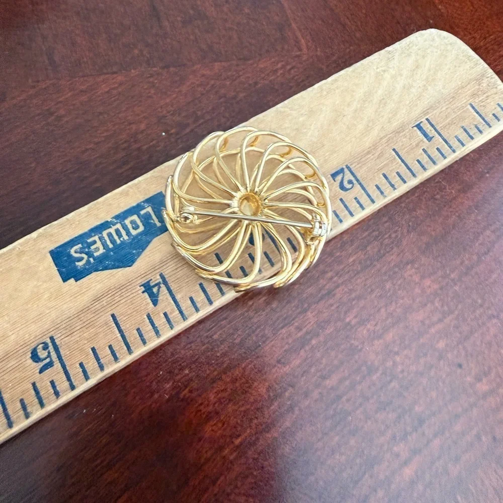 Vintage Gold Tone Brooch